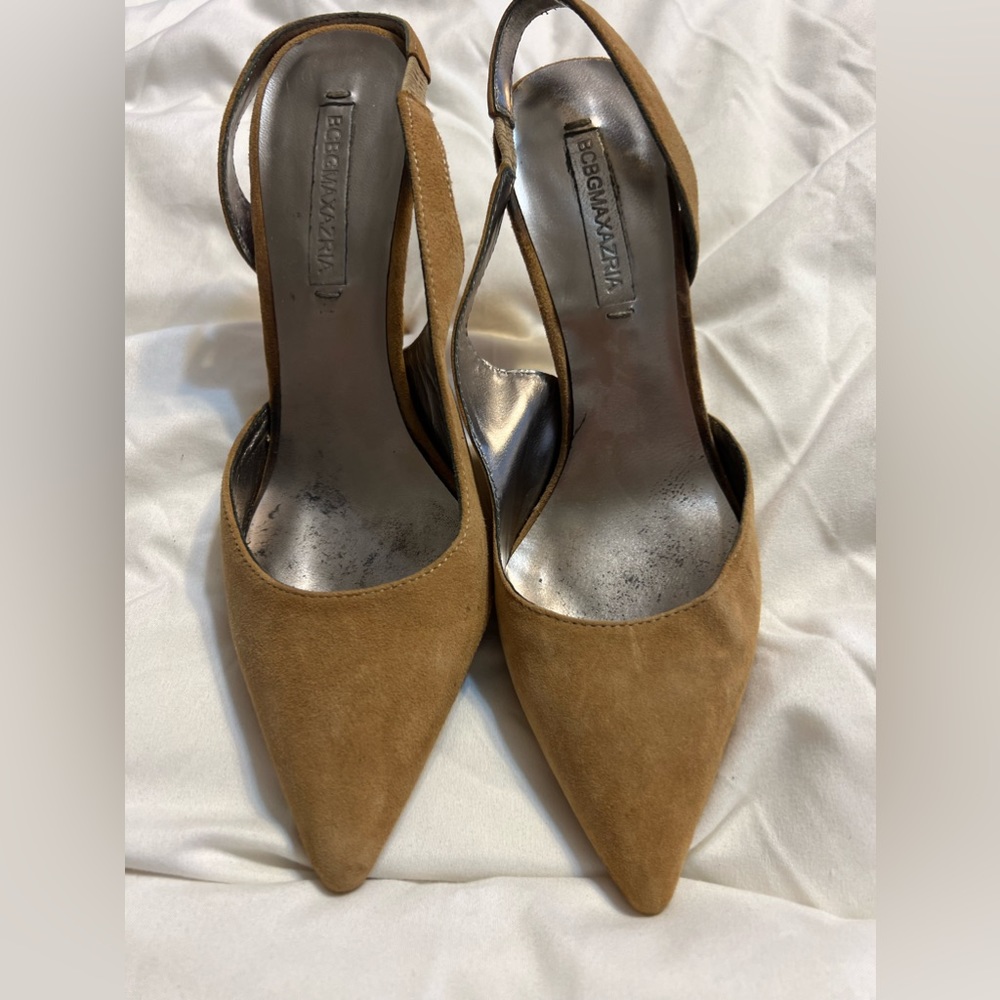 BCBG MAXAZRIA Sandals size 71/2 tan